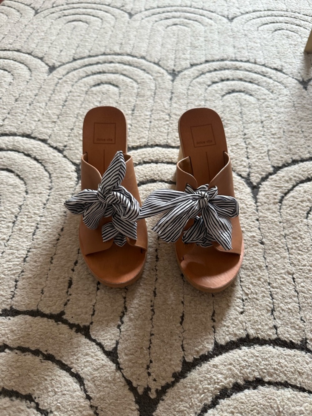Dolce Vita Tan Block-Heel Slide with Striped Bow 8 - Picture 4 of 7